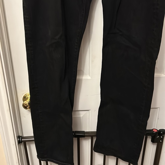 Levi’s 501. Very clean, no tears stains or rips. Item 1127 - Picture 5 of 8